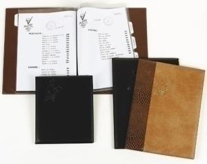 CARPETA PORTAMENUS IBERPLAS PVC 4º 6 FUNDAS con PESTAÑAS IDIOMAS MARRON con CANTONERAS